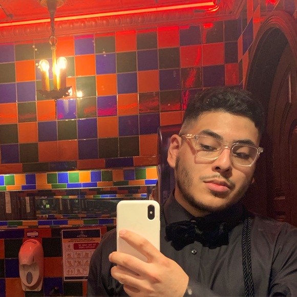 Meet your Posher, Derrick - Picture 1 of 1